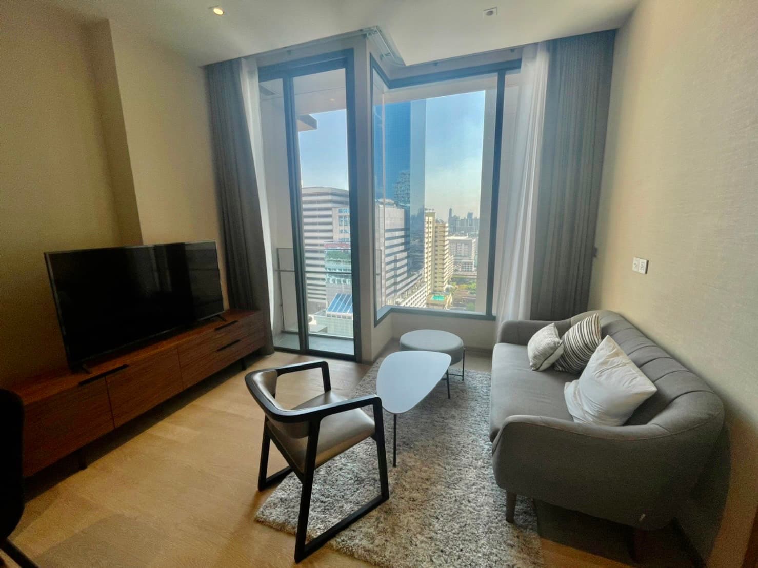 ขาย/เช่า คอนโด The Esse Asoke · 1 ห้องนอน · 47 ตร.ม.