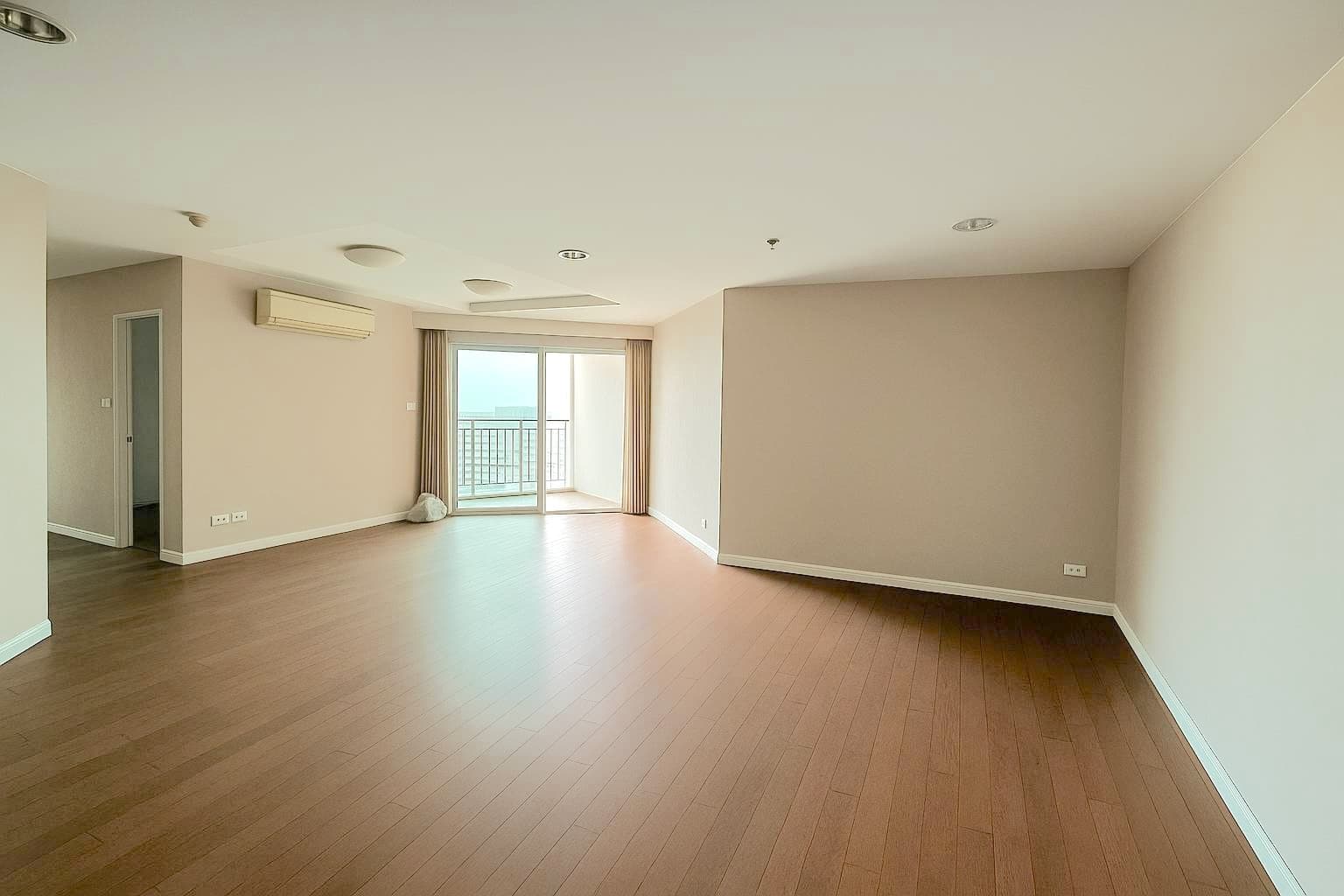 ให้เช่า คอนโด Belle Grand Rama 9 · 3 ห้องนอน · 101 ตร.ม.