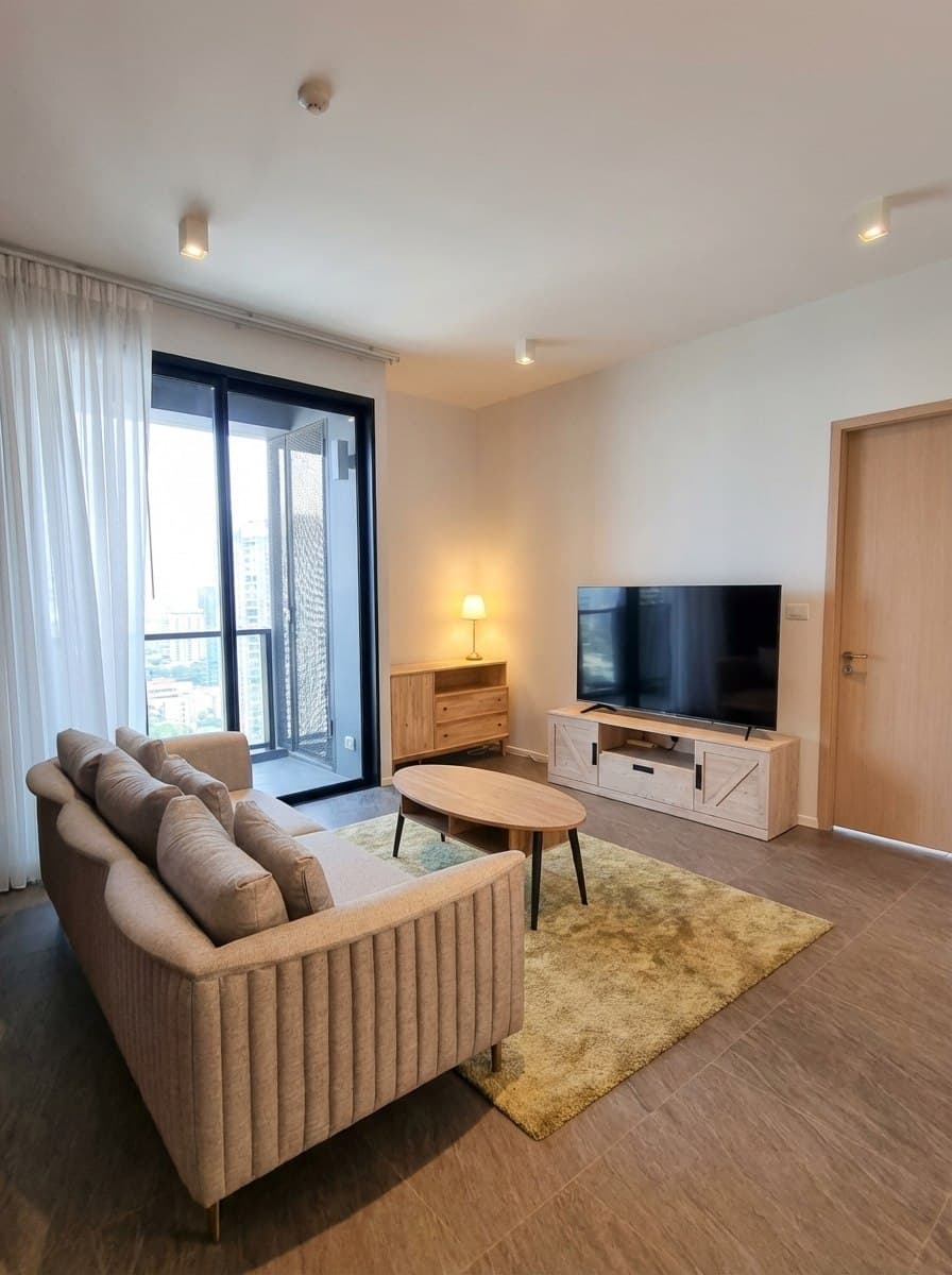 ให้เช่า คอนโด The Lofts Silom · 2 ห้องนอน · 80 ตร.ม.