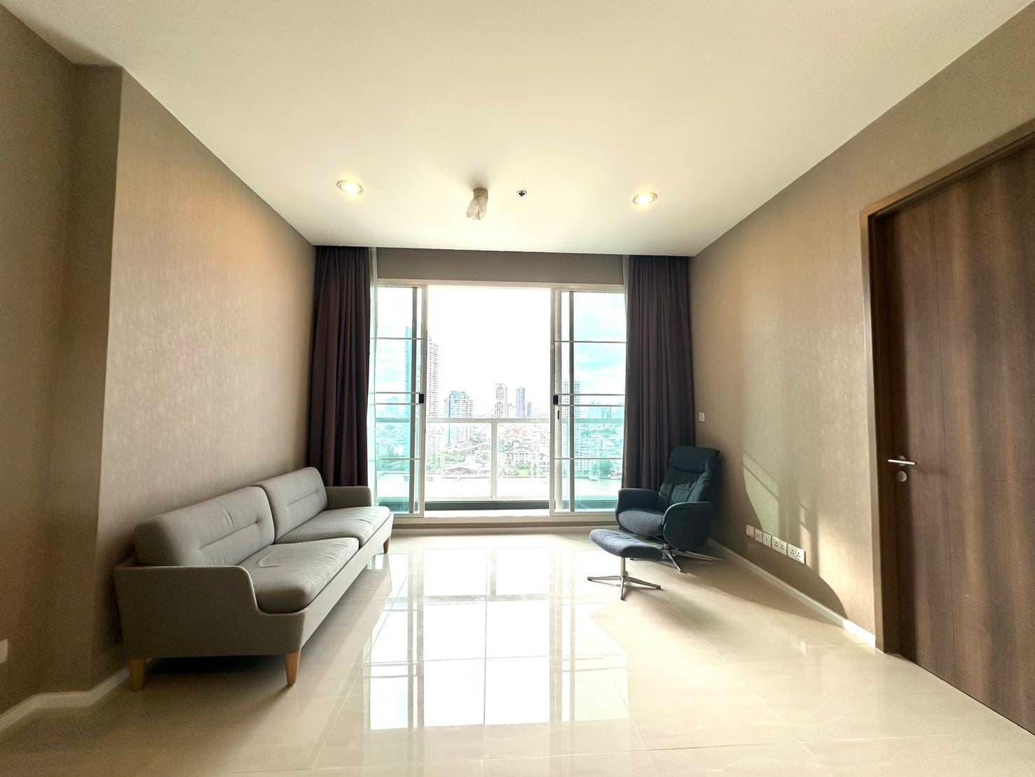ขาย คอนโด Menam Residences · 1 ห้องนอน · 51.13 ตร.ม.