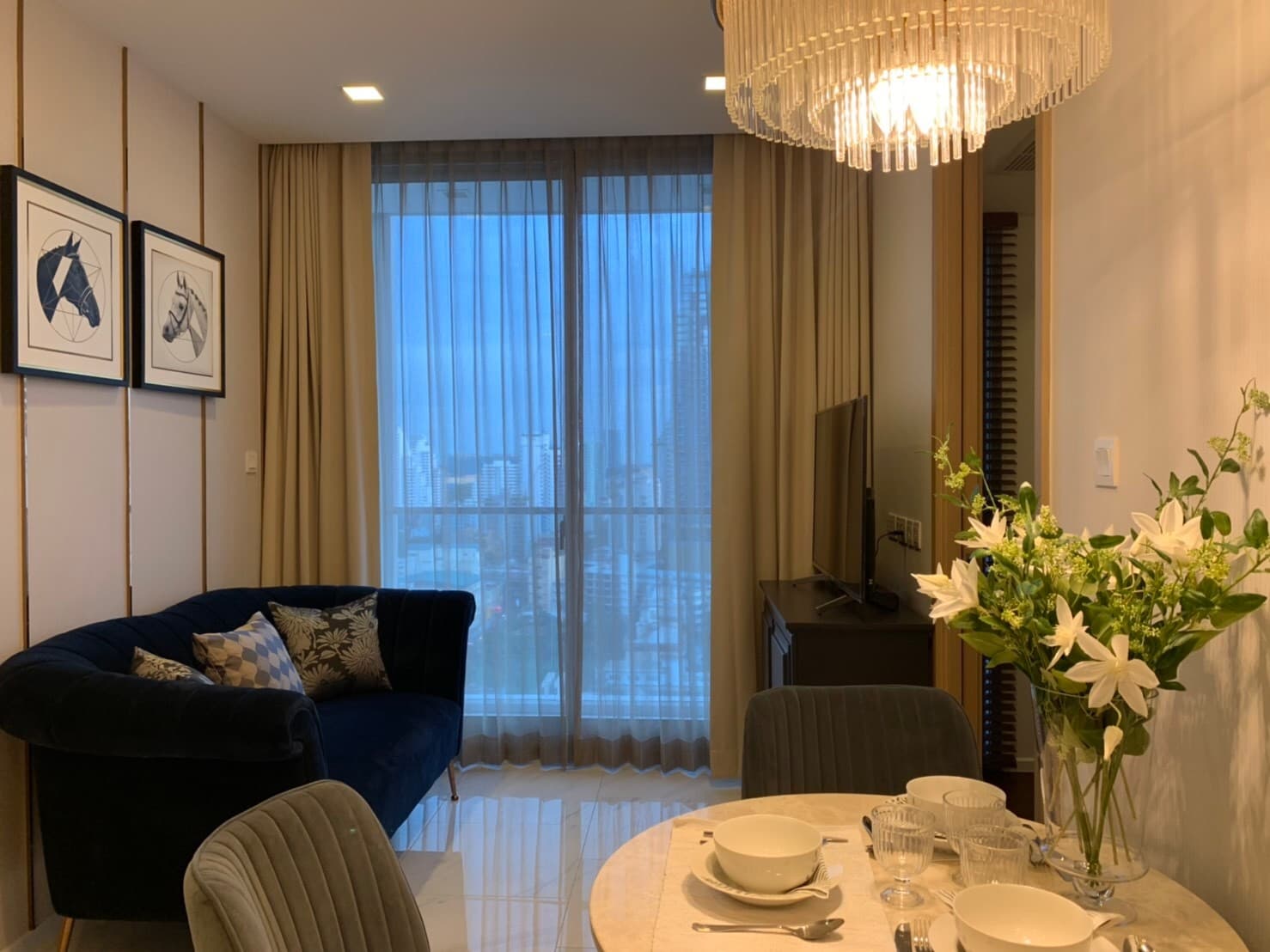 ขาย/เช่า คอนโด Hyde Sukhumvit 11 · 2 ห้องนอน · 53 ตร.ม.