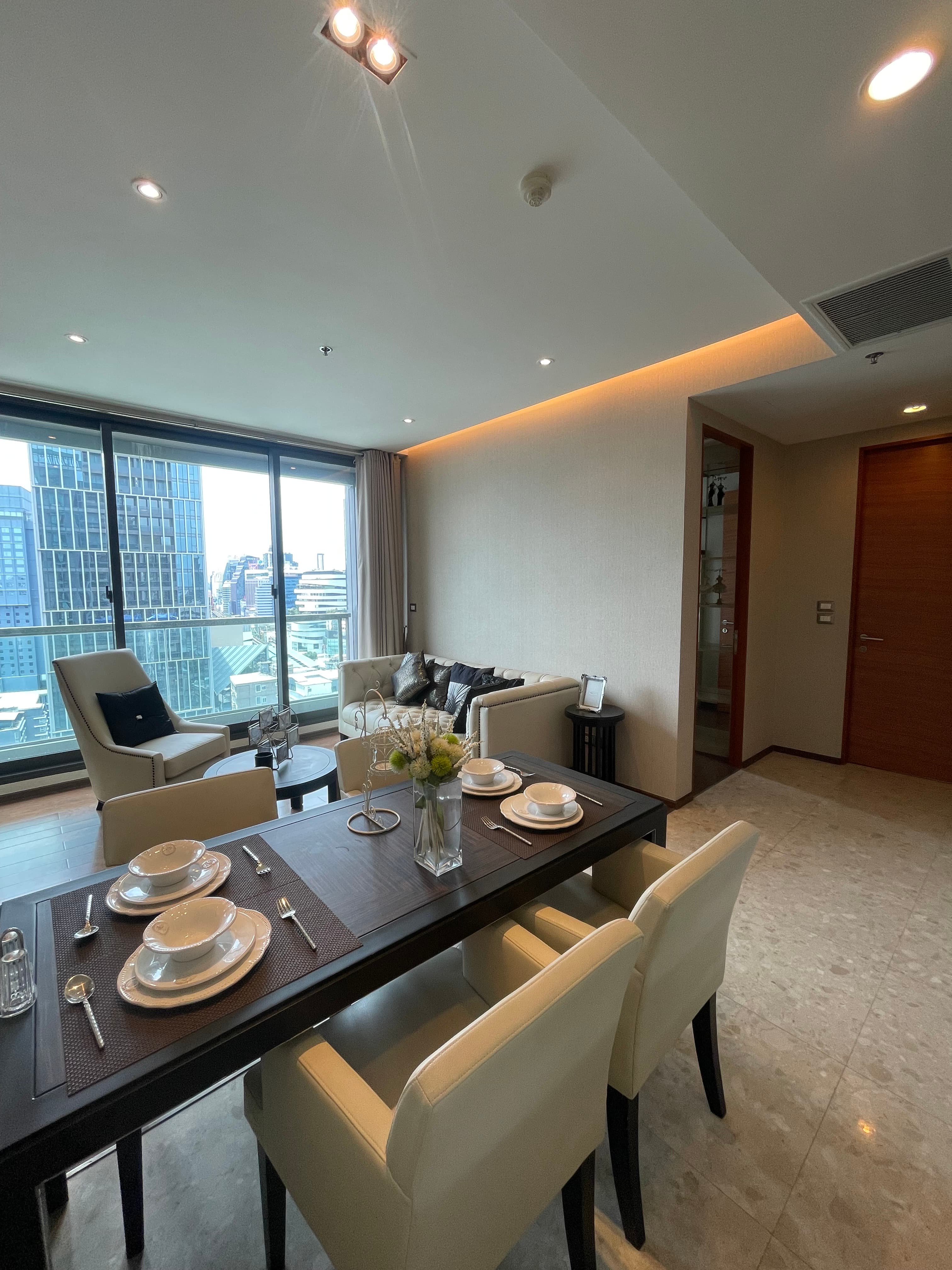 ขาย คอนโด The Address Sukhumvit 28 · 2 ห้องนอน · 67 ตร.ม.