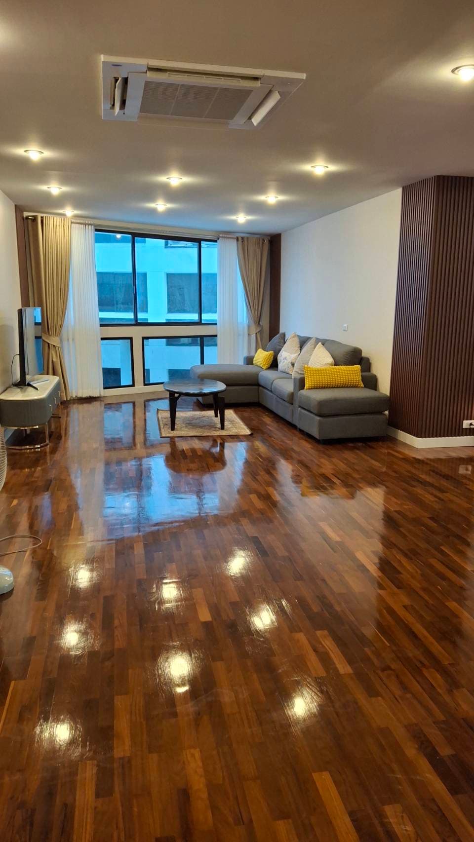 ให้เช่า คอนโด President Park Sukhumvit 24 · 3 ห้องนอน · 223 ตร.ม.