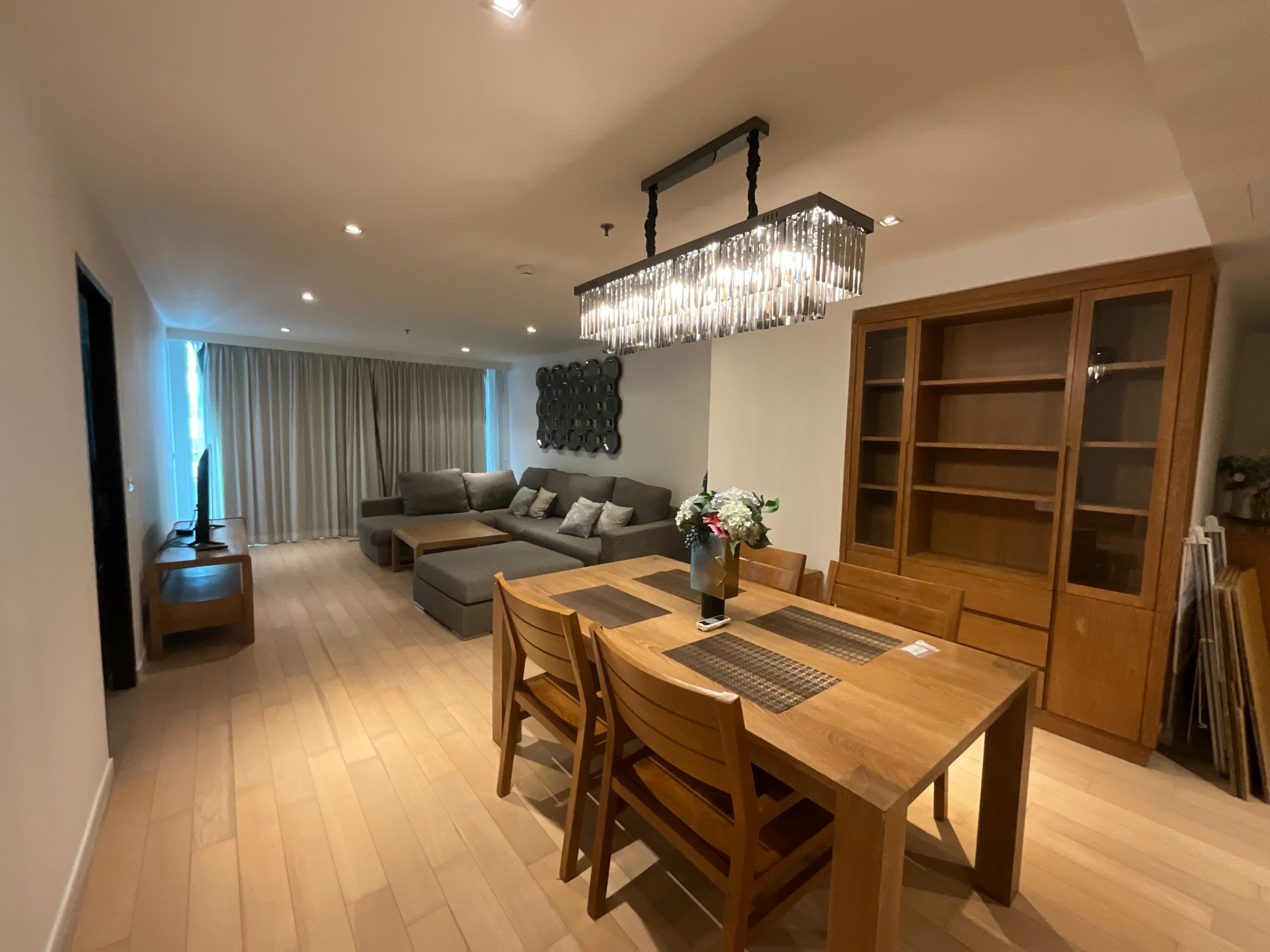 Eight Thonglor Residence · 2 Beds Condo, 117 sqm, for Rent