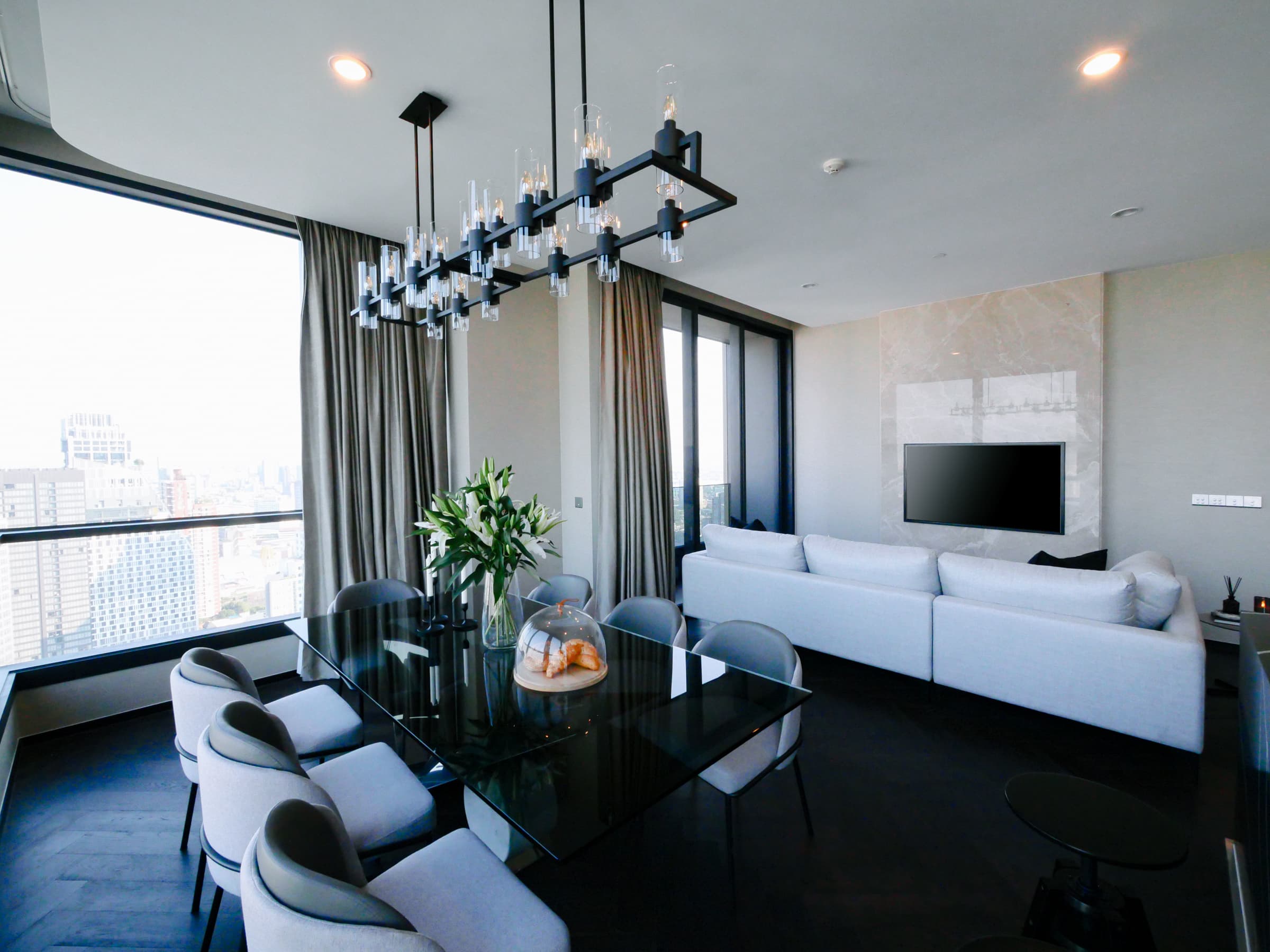 The Esse Sukhumvit 36 · 3 Beds Condo, 123.93 sqm, for Rent