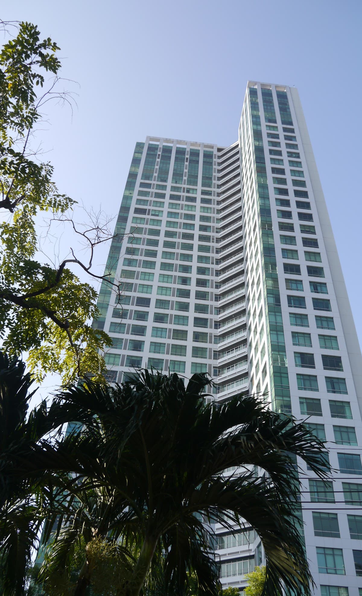 ขาย/เช่า คอนโด Baan Sathorn-Chaopraya · 2 ห้องนอน · 80 ตร.ม.