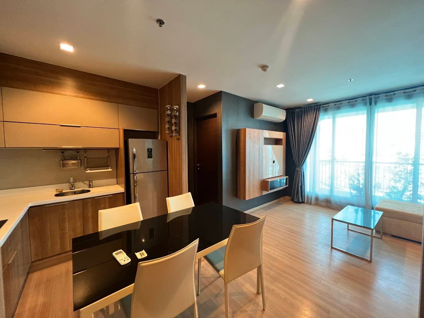 ขาย/เช่า คอนโด RHYTHM Sathorn · 2 ห้องนอน · 64.88 ตร.ม.