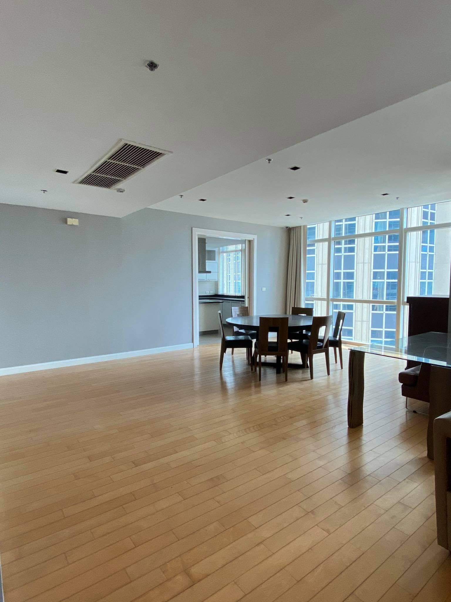 ให้เช่า คอนโด Athenee Residence · 3 ห้องนอน · 209 ตร.ม.