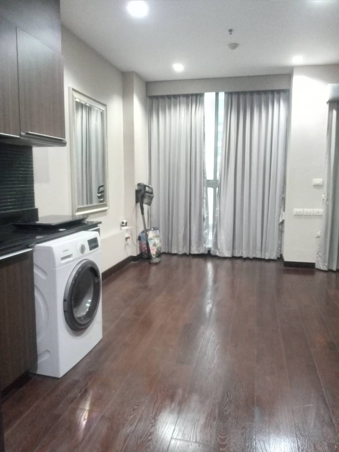 Ideo Q Phayathai · 1 Bed Condo, 61 sqm, for Rent