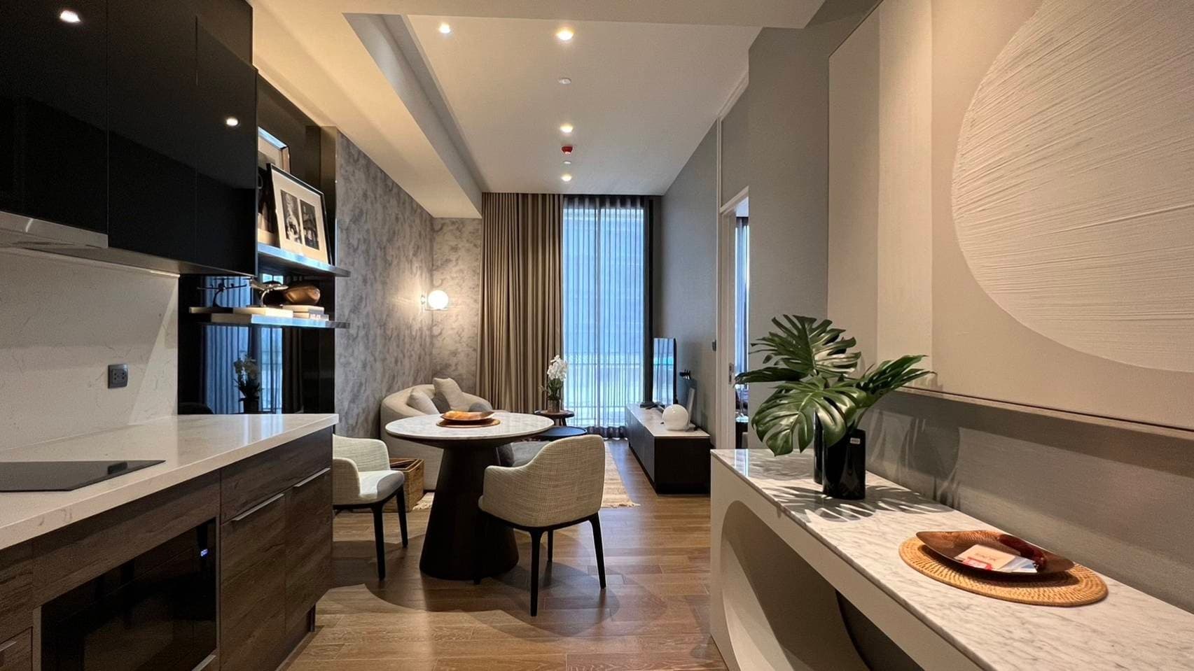Muniq Langsuan · 1 Bed Condo, 54.58 sqm, for Rent
