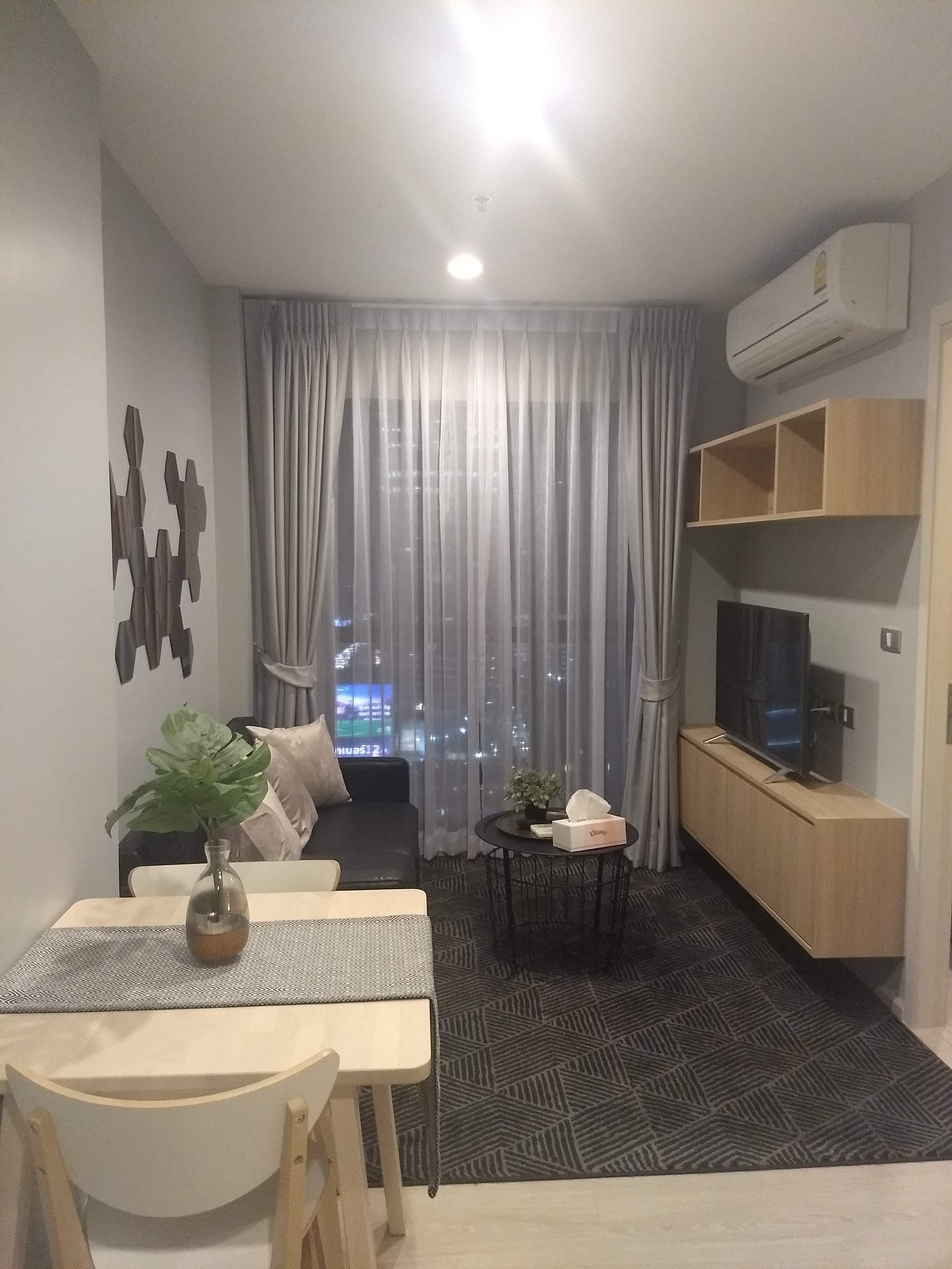 ขาย/เช่า คอนโด RHYTHM Asoke 2 · 1 ห้องนอน · 28 ตร.ม.