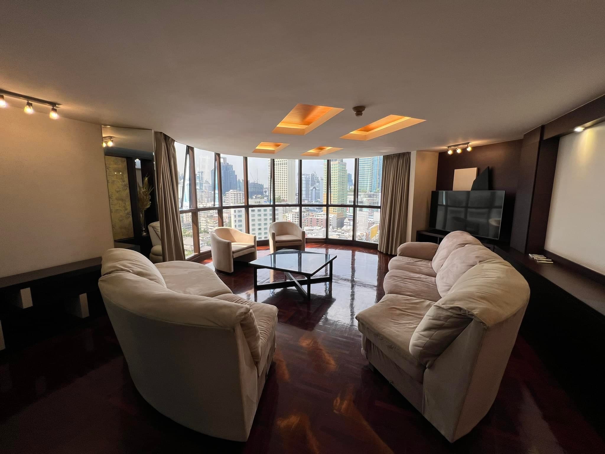 City Lake · 4 Beds Condo, 319 sqm, for Sale or Rent