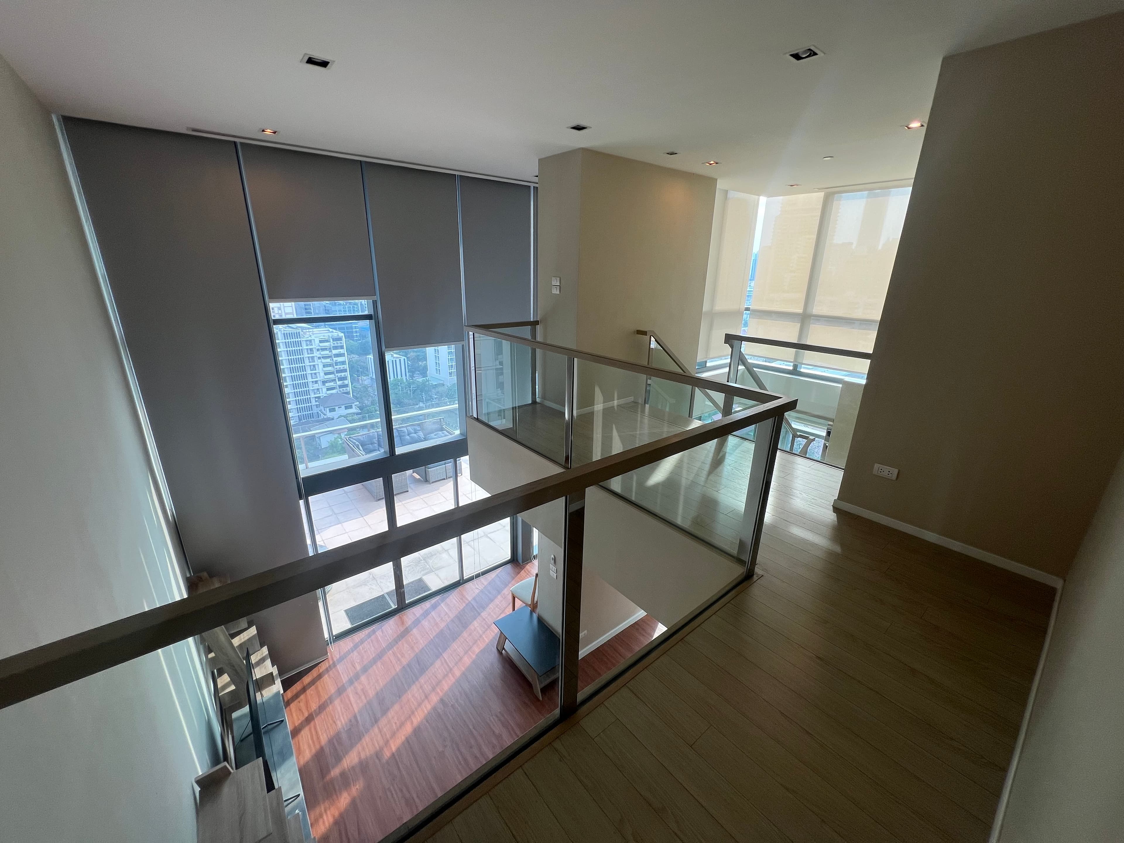 ขาย/เช่า คอนโด The Room Sukhumvit 21 · 2 ห้องนอน · 142.81 ตร.ม.