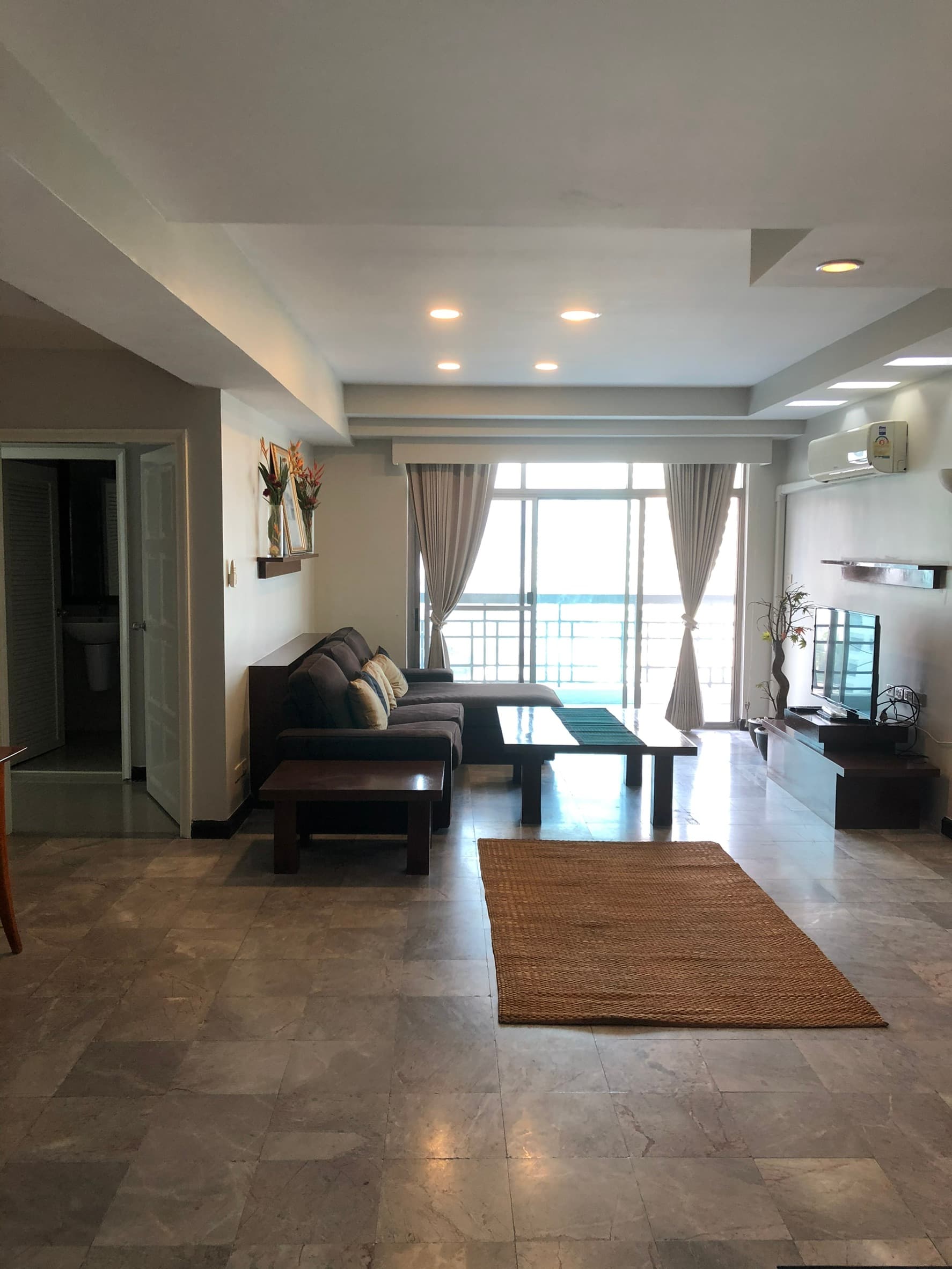 Royal Castle Sukhumvit · 3 Beds Condo, 147 sqm, for Sale or Rent