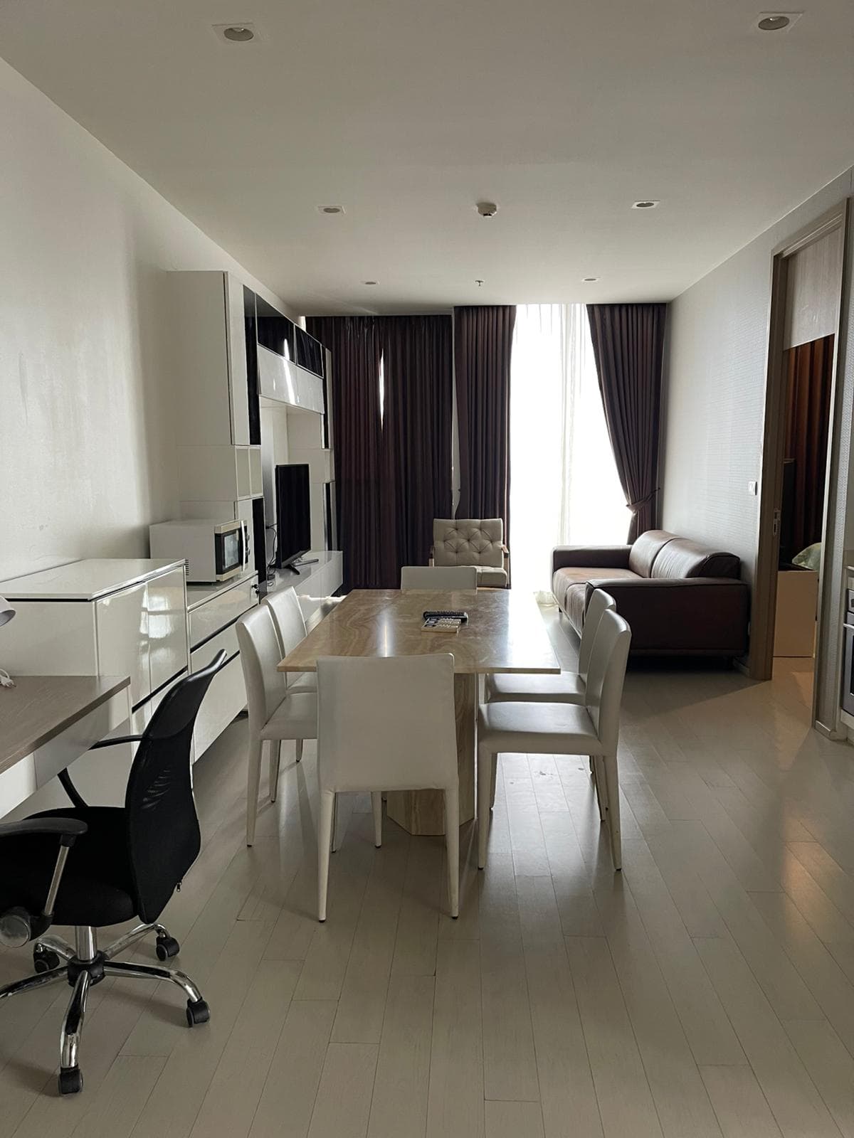 ขาย/เช่า คอนโด Noble Ploenchit · 2 ห้องนอน · 85 ตร.ม.