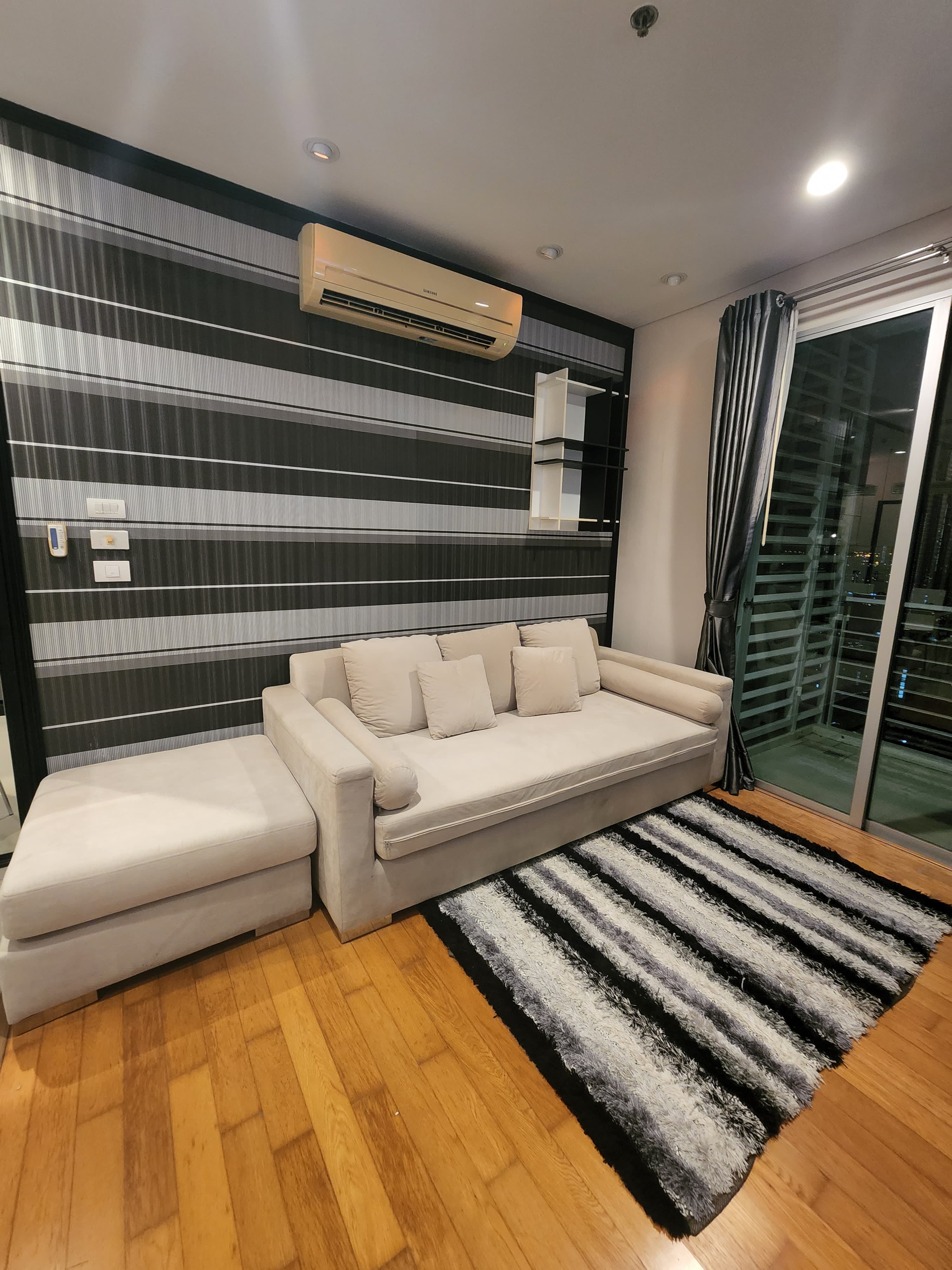 Villa Sathorn · Studio Condo, 41.5 sqm, for Rent
