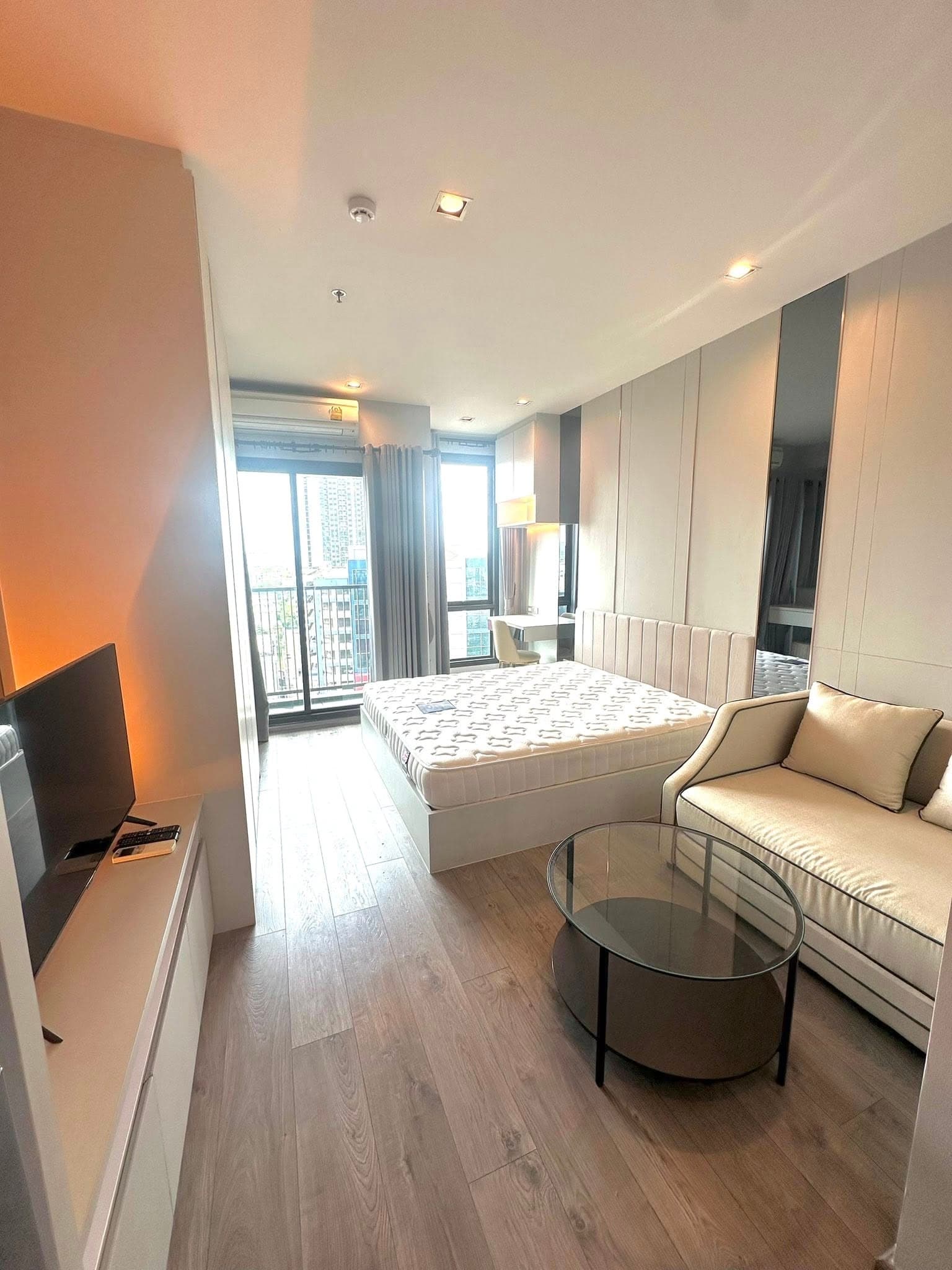 Whizdom Avenue Ratchada-Ladprao · Studio Condo, 28.35 sqm, for Sale or Rent