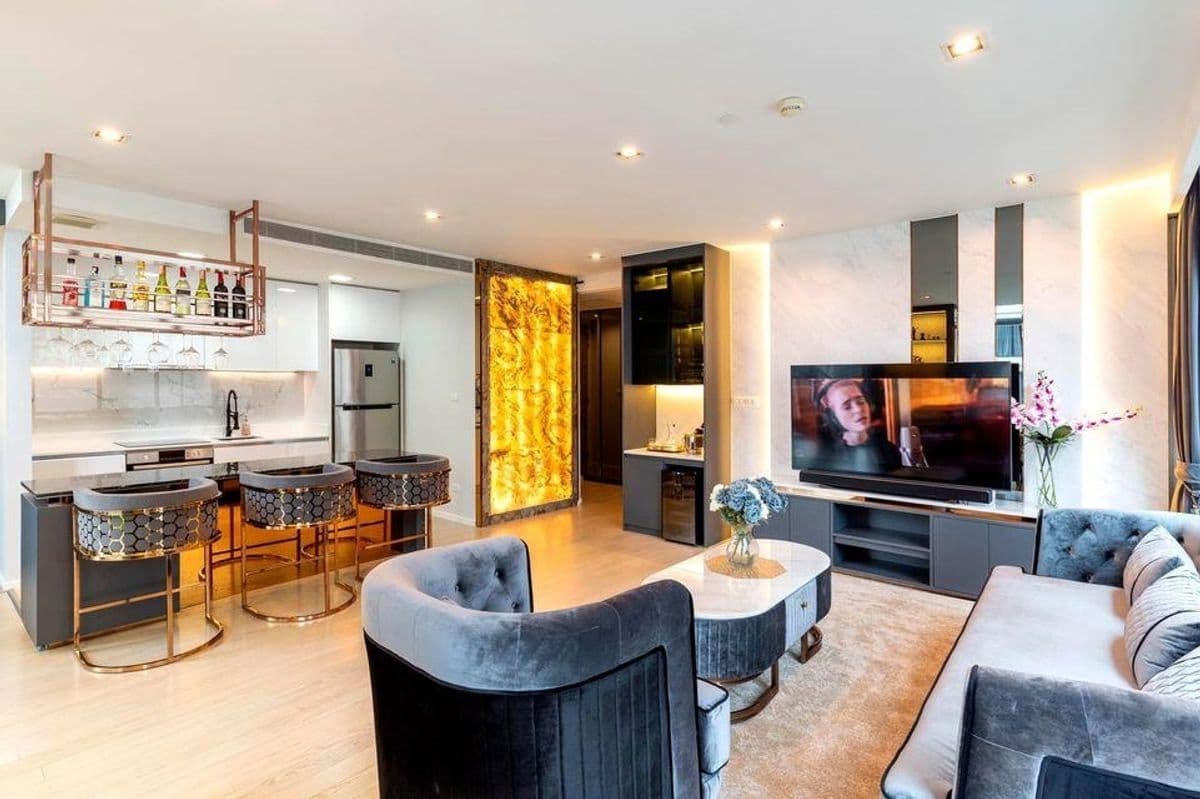 ให้เช่า คอนโด The Room Sukhumvit 21 · 2 ห้องนอน · 128 ตร.ม.