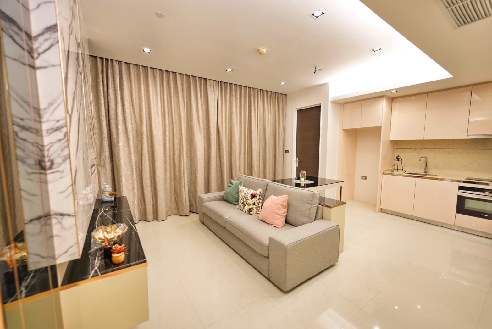 ขาย คอนโด The Bangkok Sathorn · 1 ห้องนอน · 64.47 ตร.ม.