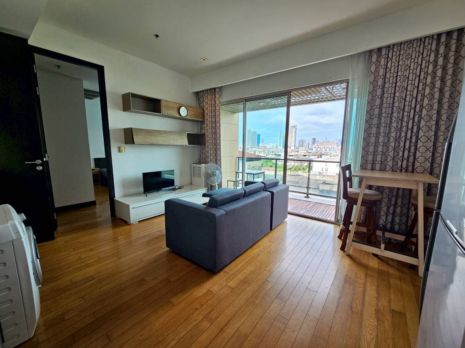 ขาย/เช่า คอนโด The Lofts Yennakart · 2 ห้องนอน · 68 ตร.ม.