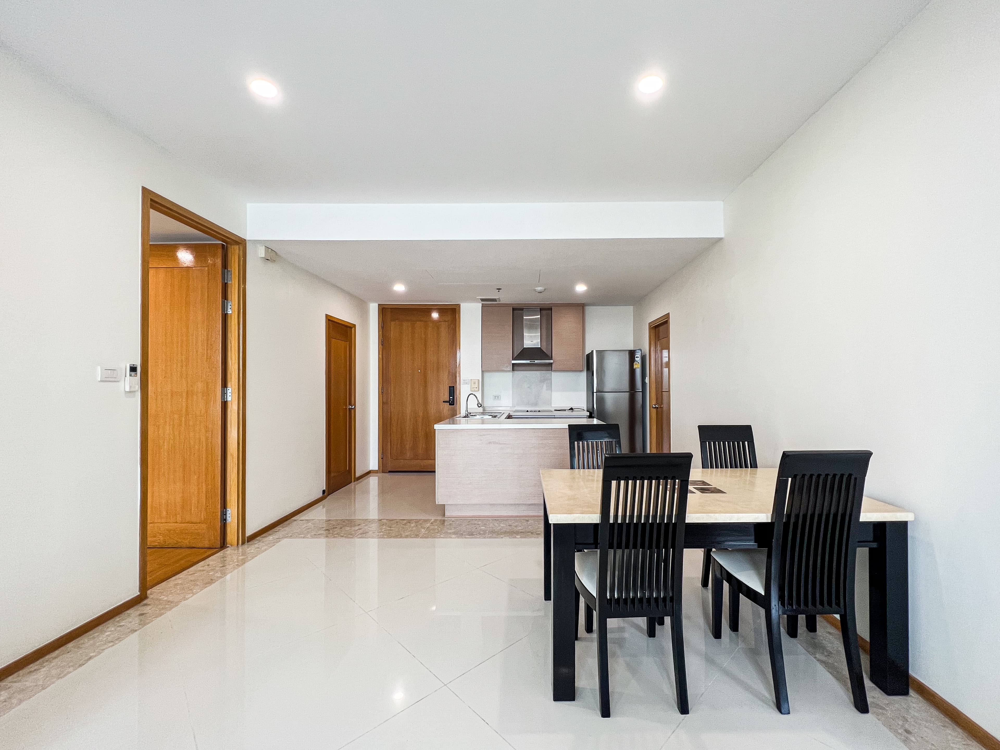 The Empire Place · 2 Beds Condo, 100 sqm, for Rent