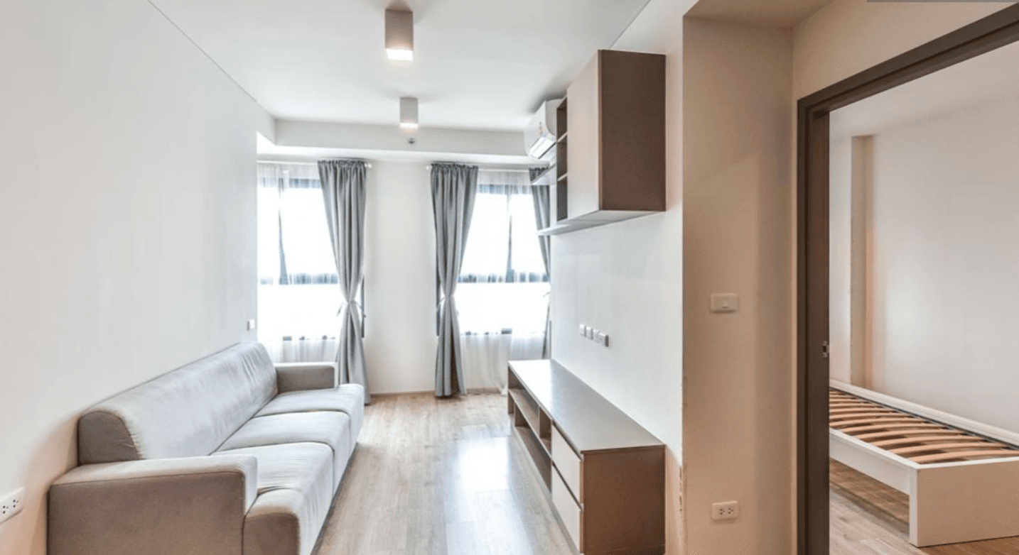 ขาย คอนโด Ideo Sathorn-Wongwian Yai · 2 ห้องนอน · 54.54 ตร.ม.