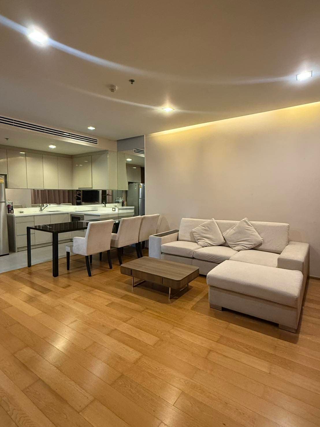 ขาย/เช่า คอนโด The Address Sathorn 12 · 2 ห้องนอน · 75.66 ตร.ม.