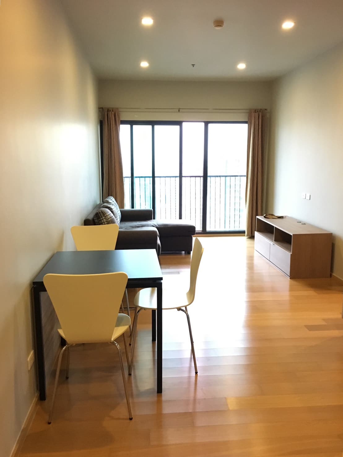 Noble Revent · 1 Bed Condo, 49 sqm, for Rent