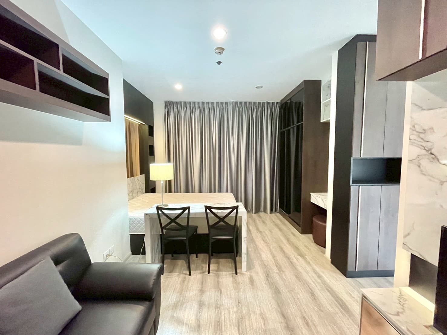 ขาย/เช่า คอนโด Ideo Mobi Asoke · สตูดิโอ · 26 ตร.ม.