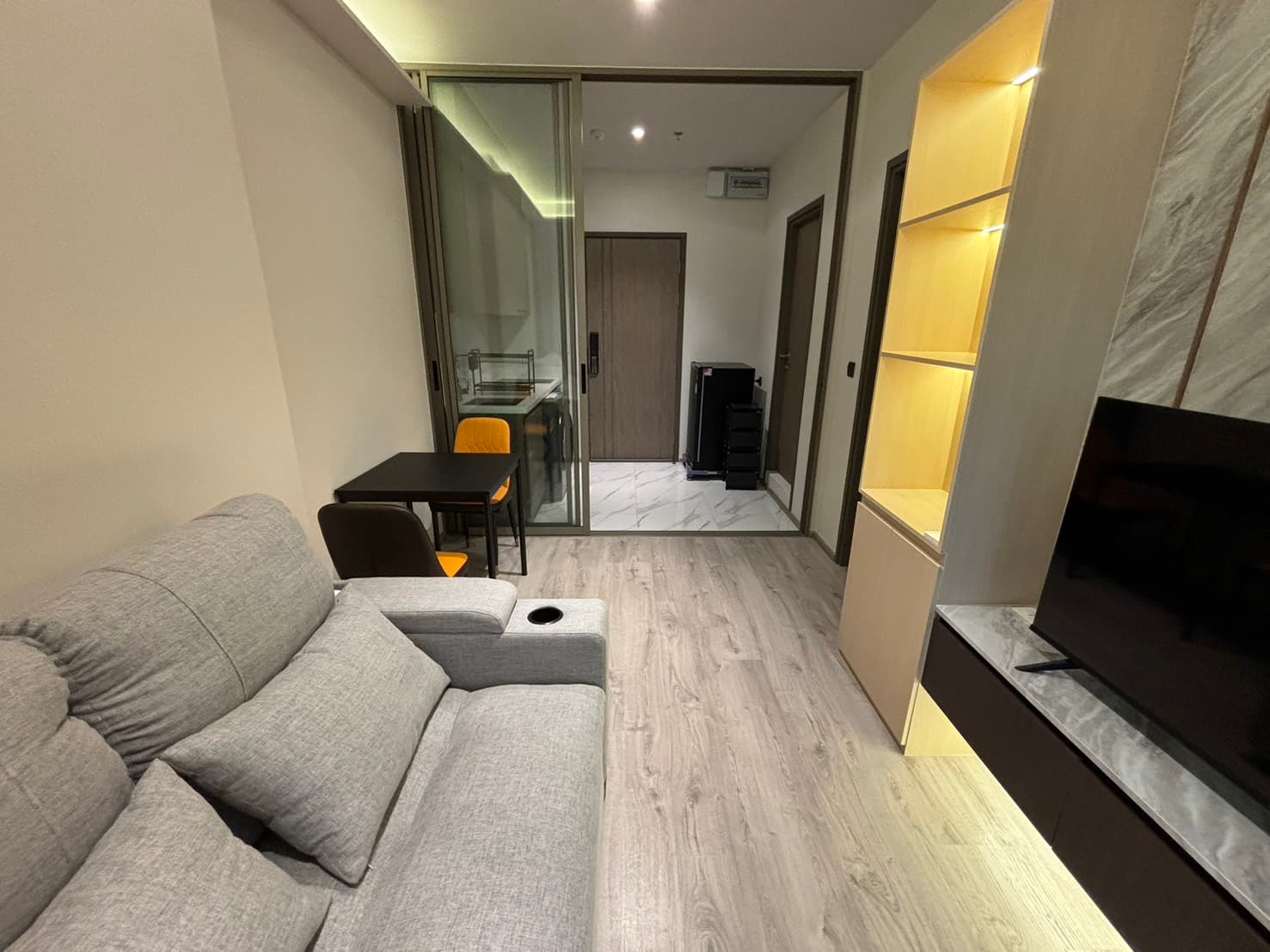 ขาย/เช่า คอนโด RHYTHM EKKAMAI ESTATE · 1 ห้องนอน · 35 ตร.ม.