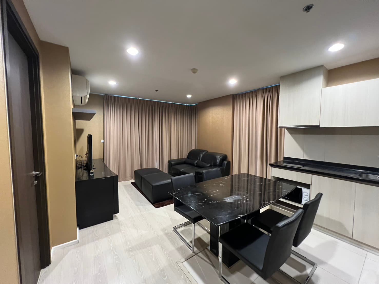 RHYTHM Sathorn-Narathiwas · 2 Beds Condo, 62 sqm, for Rent