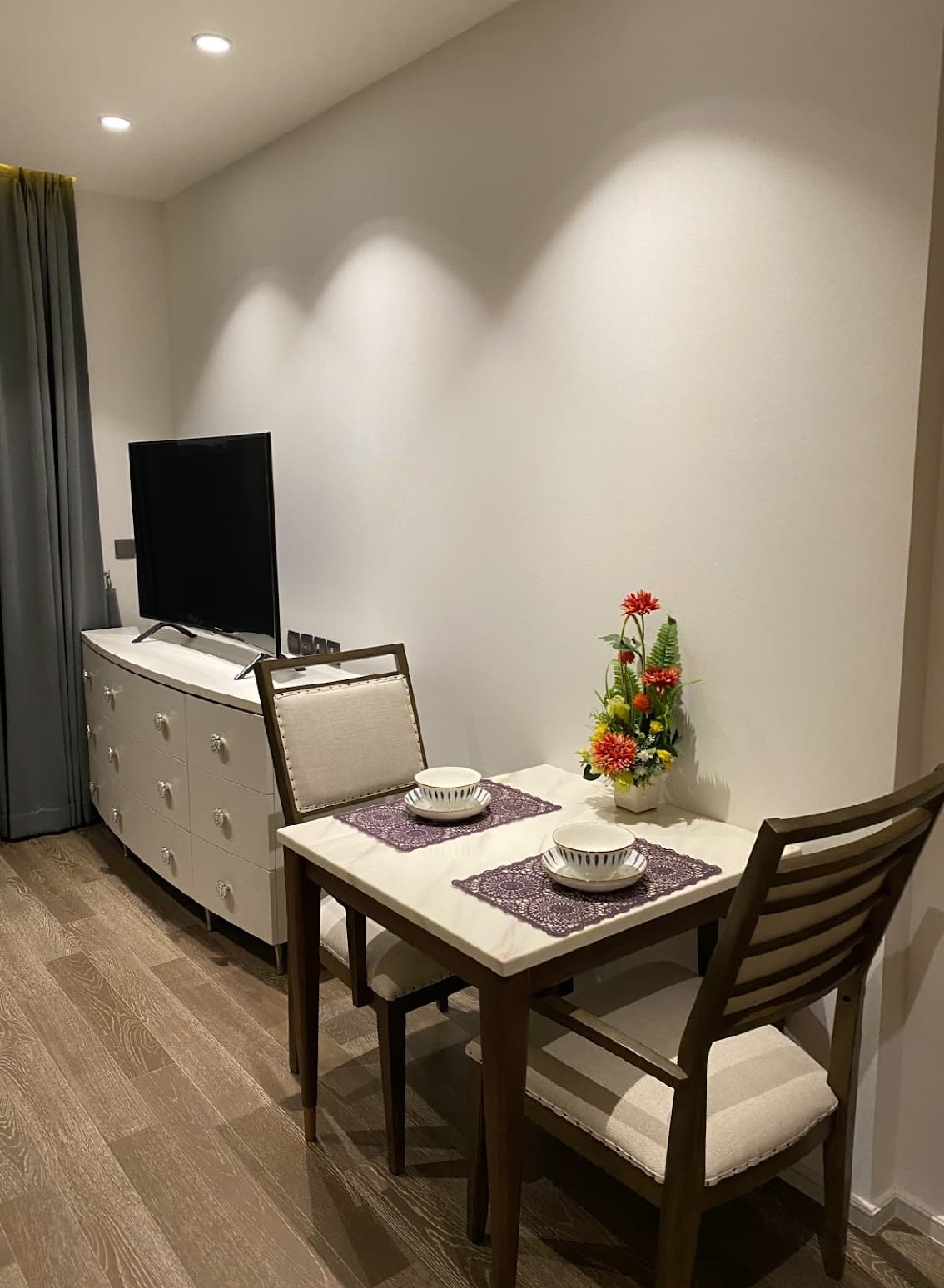 ขาย/เช่า คอนโด Muniq Sukhumvit 23 · 1 ห้องนอน · 42.5 ตร.ม.