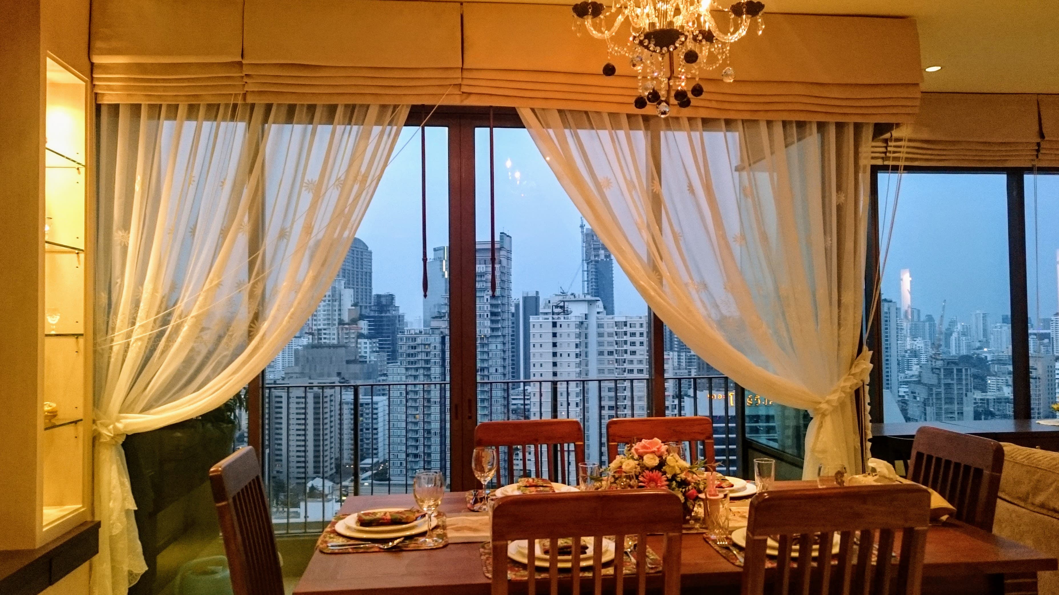 ขาย/เช่า คอนโด The Emporio Place · 2 ห้องนอน · 105 ตร.ม.