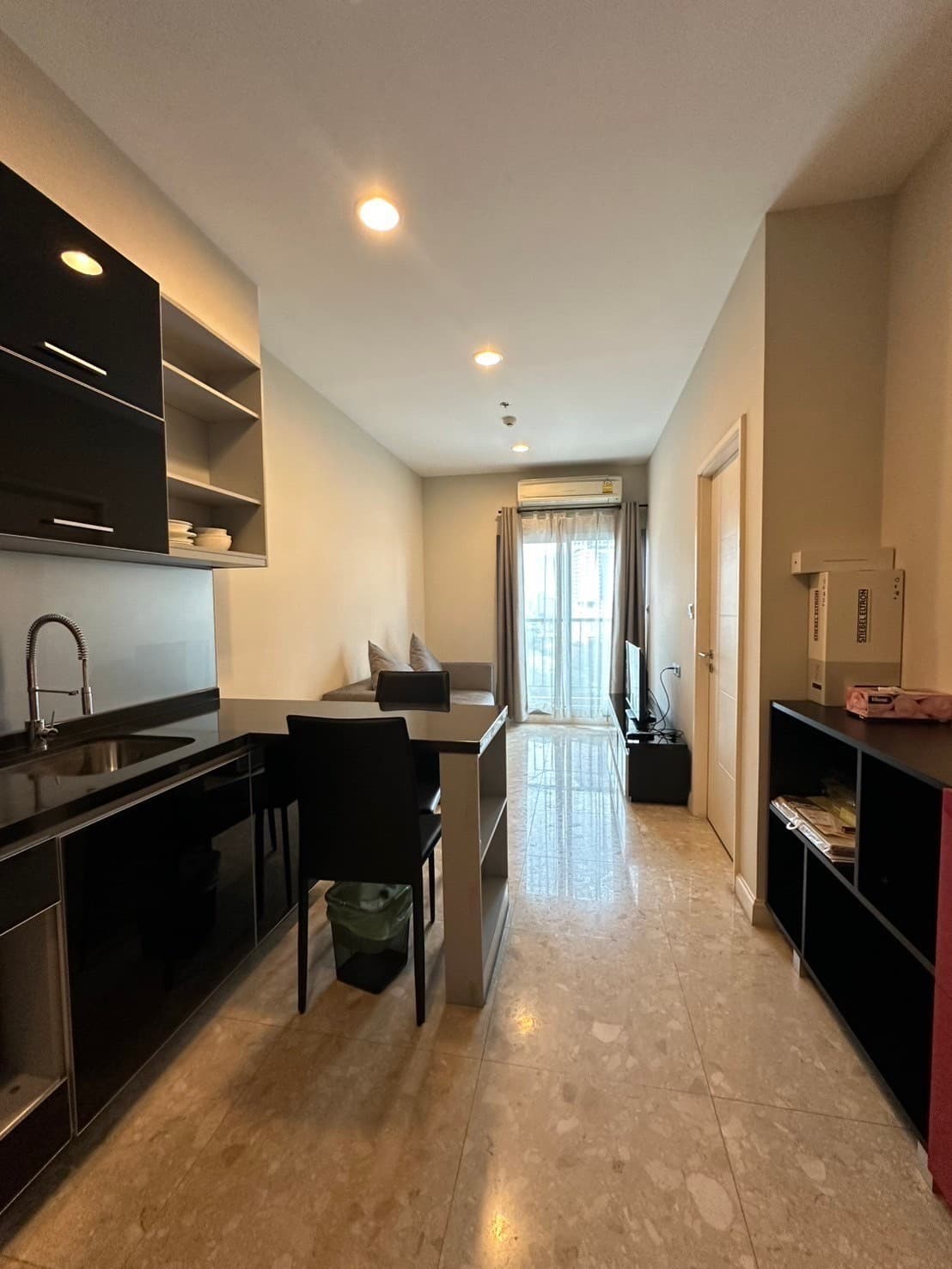 The Crest Sukhumvit 34 · 1 Bed Condo, 35.54 sqm, for Sale or Rent