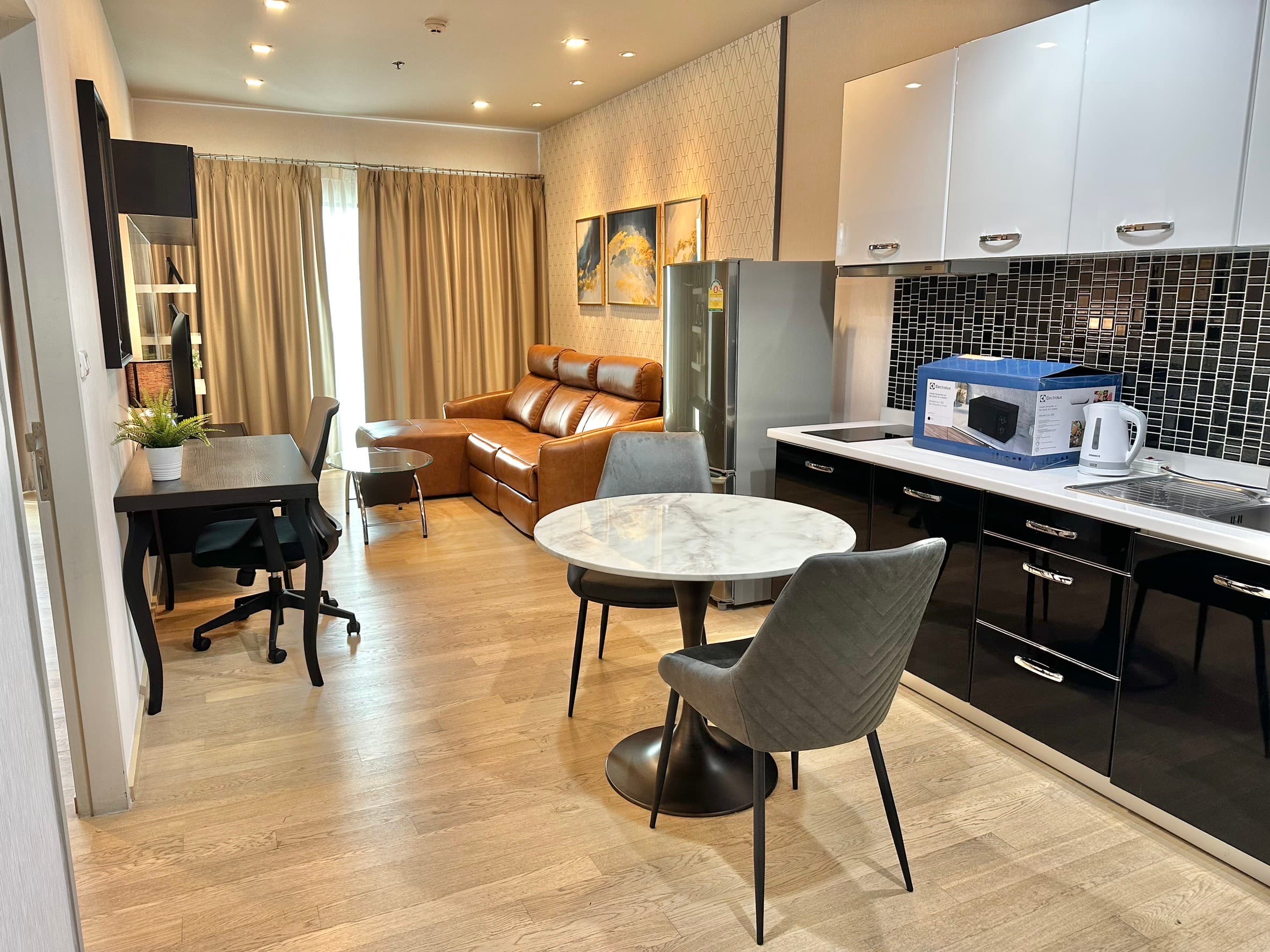 Noble Refine · 1 Bed Condo, 52.2 sqm, for Rent