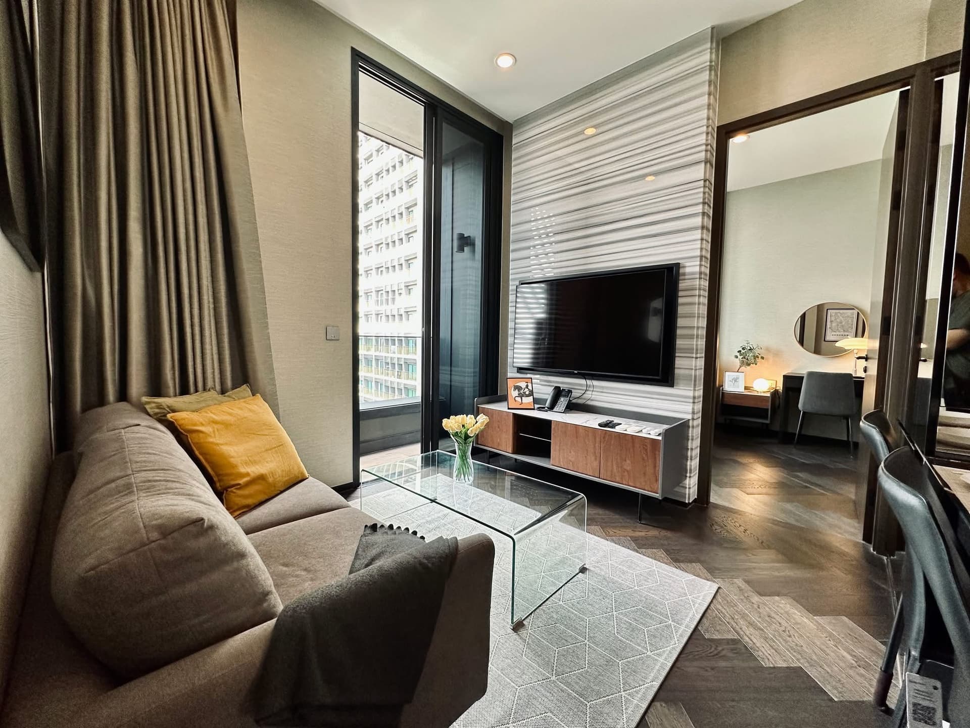 ขาย/เช่า คอนโด The Esse Sukhumvit 36 · 1 ห้องนอน · 38.5 ตร.ม.