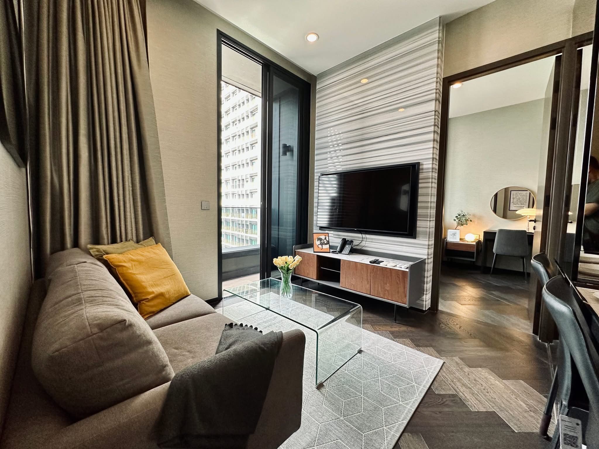 The Esse Sukhumvit 36 · 1 Bed Condo, 38.5 sqm, for Sale or Rent