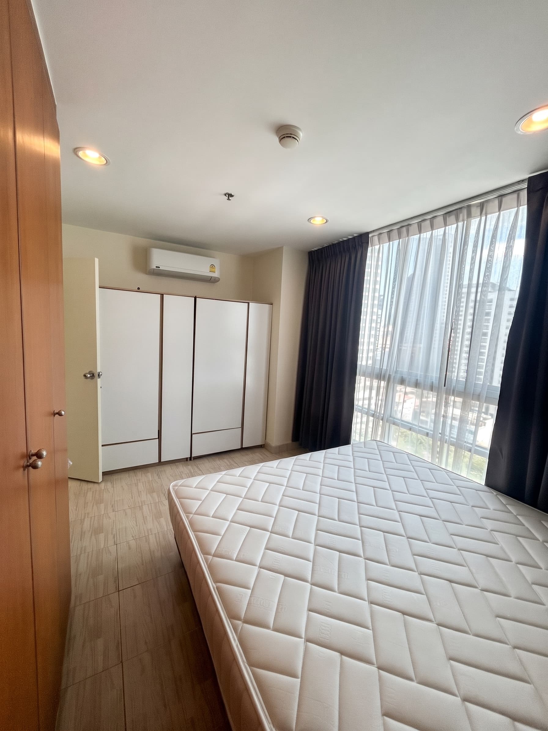 Baan Pathumwan · 2 Beds Condo, 46 sqm, for Rent