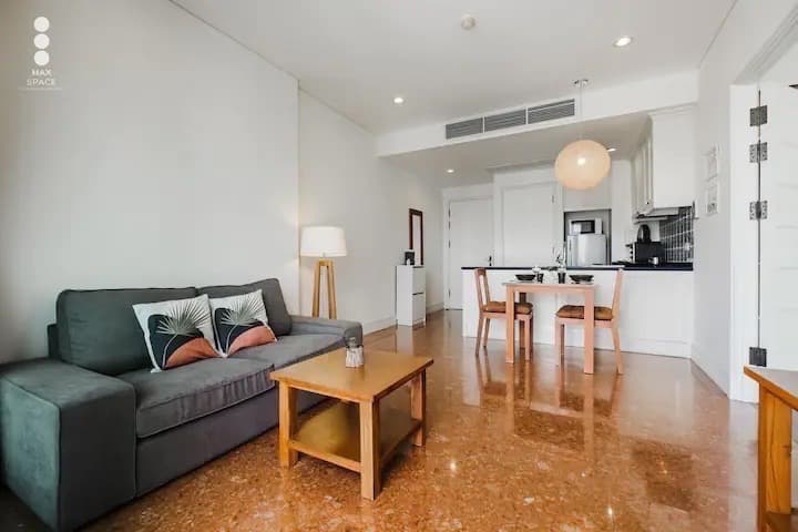 Aguston Sukhumvit 22 · 1 Bed Condo, 51.49 sqm, for Sale or Rent