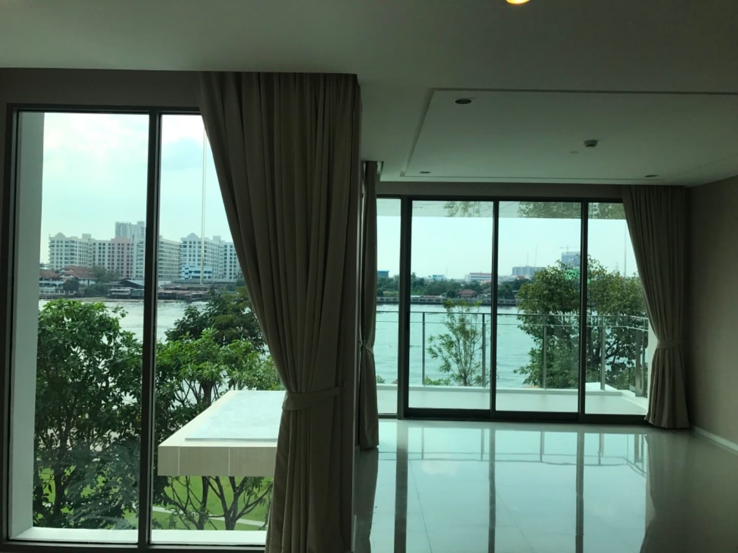 ขาย/เช่า คอนโด 333 Riverside · 2 ห้องนอน · 141.7 ตร.ม.
