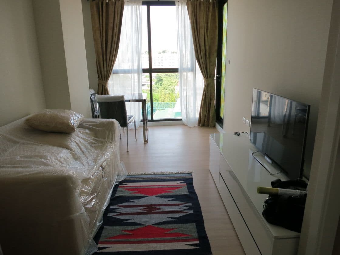 For rent: D25 Thonglor condo, 1 bedroom, near BTS for only 16,000 Baht/month! Convenient, in the city center, with complete amenities!