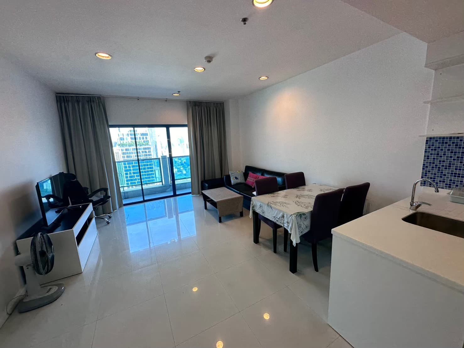ขาย/เช่า คอนโด Royal Maneeya Executive Residences · 2 ห้องนอน · 102.1 ตร.ม.
