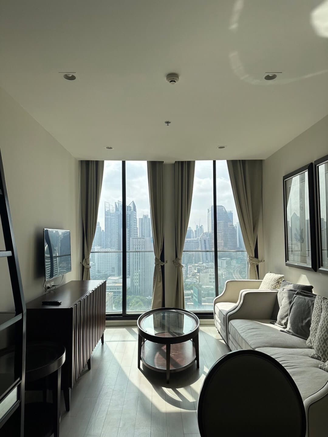 ขาย/เช่า คอนโด Noble Ploenchit · 1 ห้องนอน · 58.69 ตร.ม.
