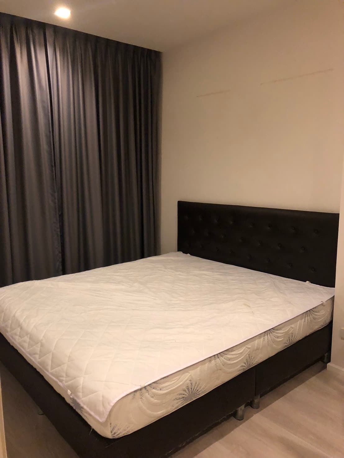1BR Condo for Rent 34sqm Near Sutthisan BTS