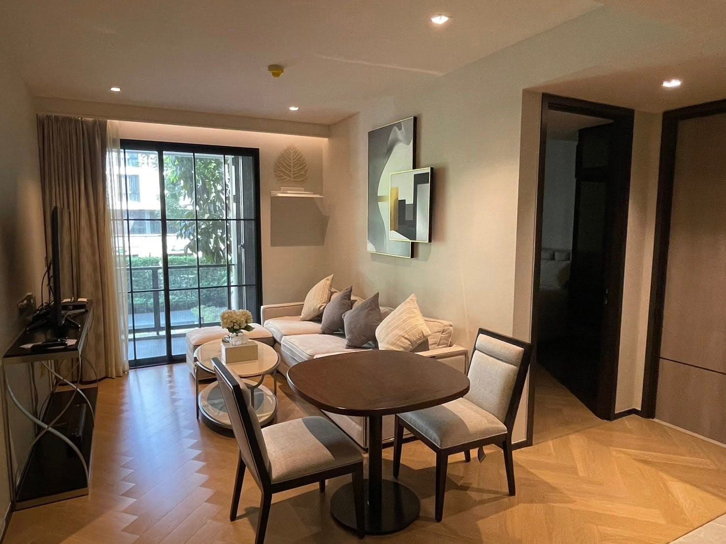 The Reserve Sukhumvit 61 · 2 Beds Condo, 63 sqm, for Sale or Rent