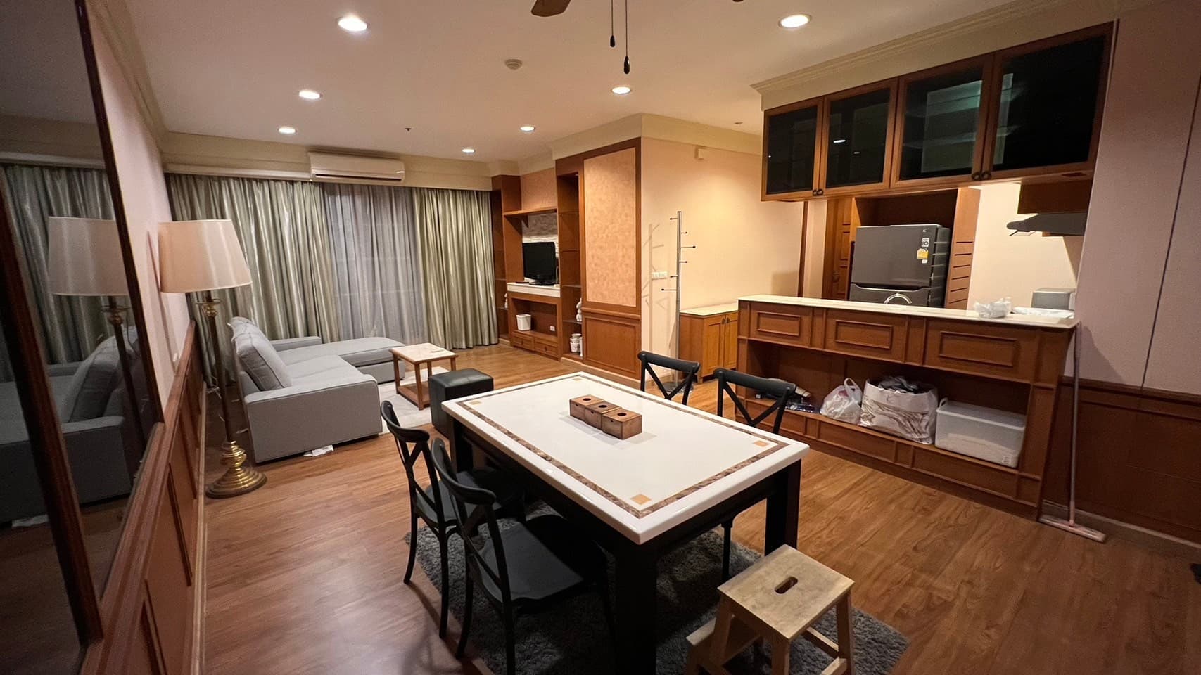 ขาย/เช่า คอนโด Baan Klang Krung Siam Pathumwan · 2 ห้องนอน · 98 ตร.ม.