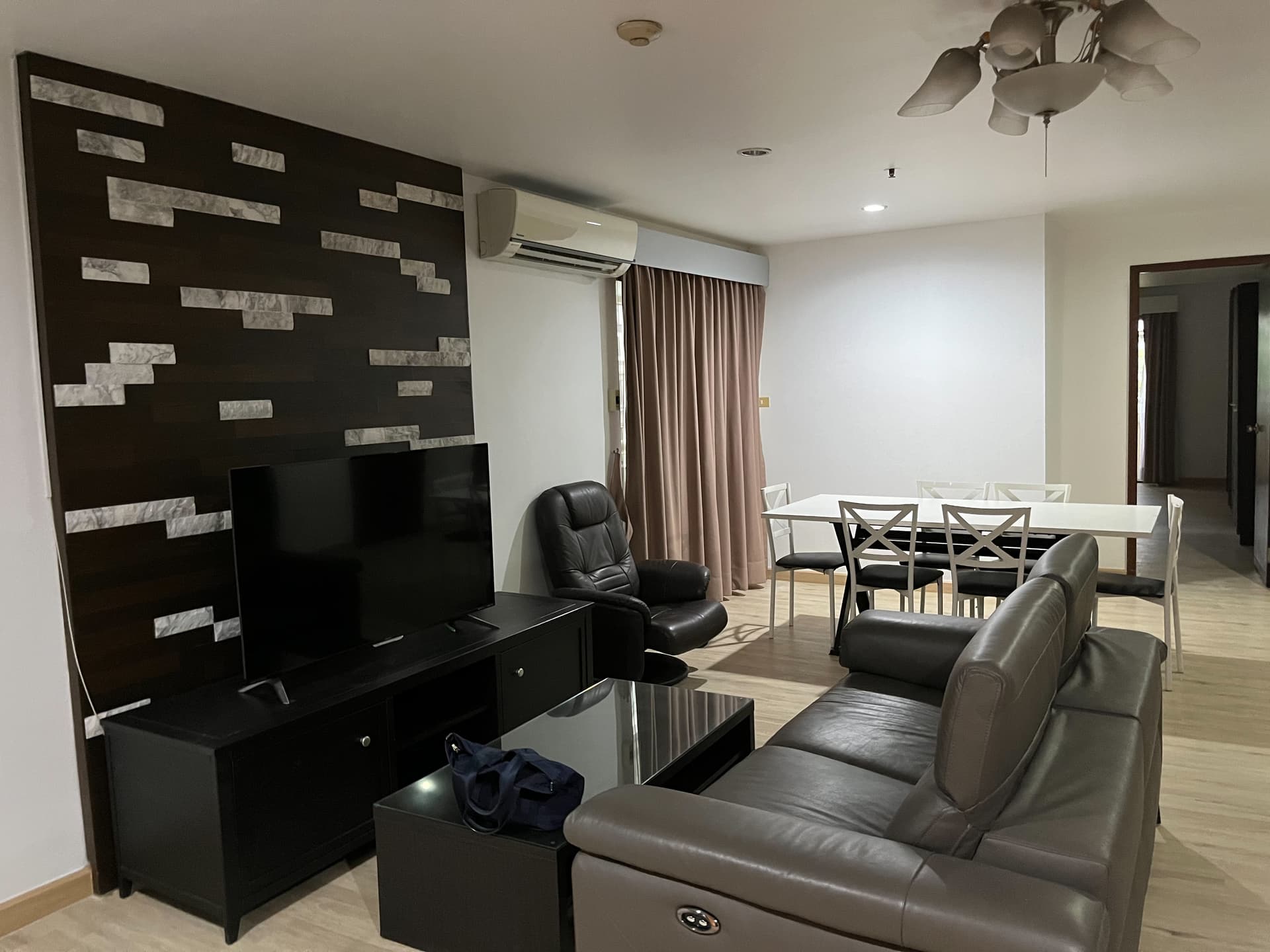 ขาย/เช่า คอนโด Baan Suanpetch · 2 ห้องนอน · 135.96 ตร.ม.
