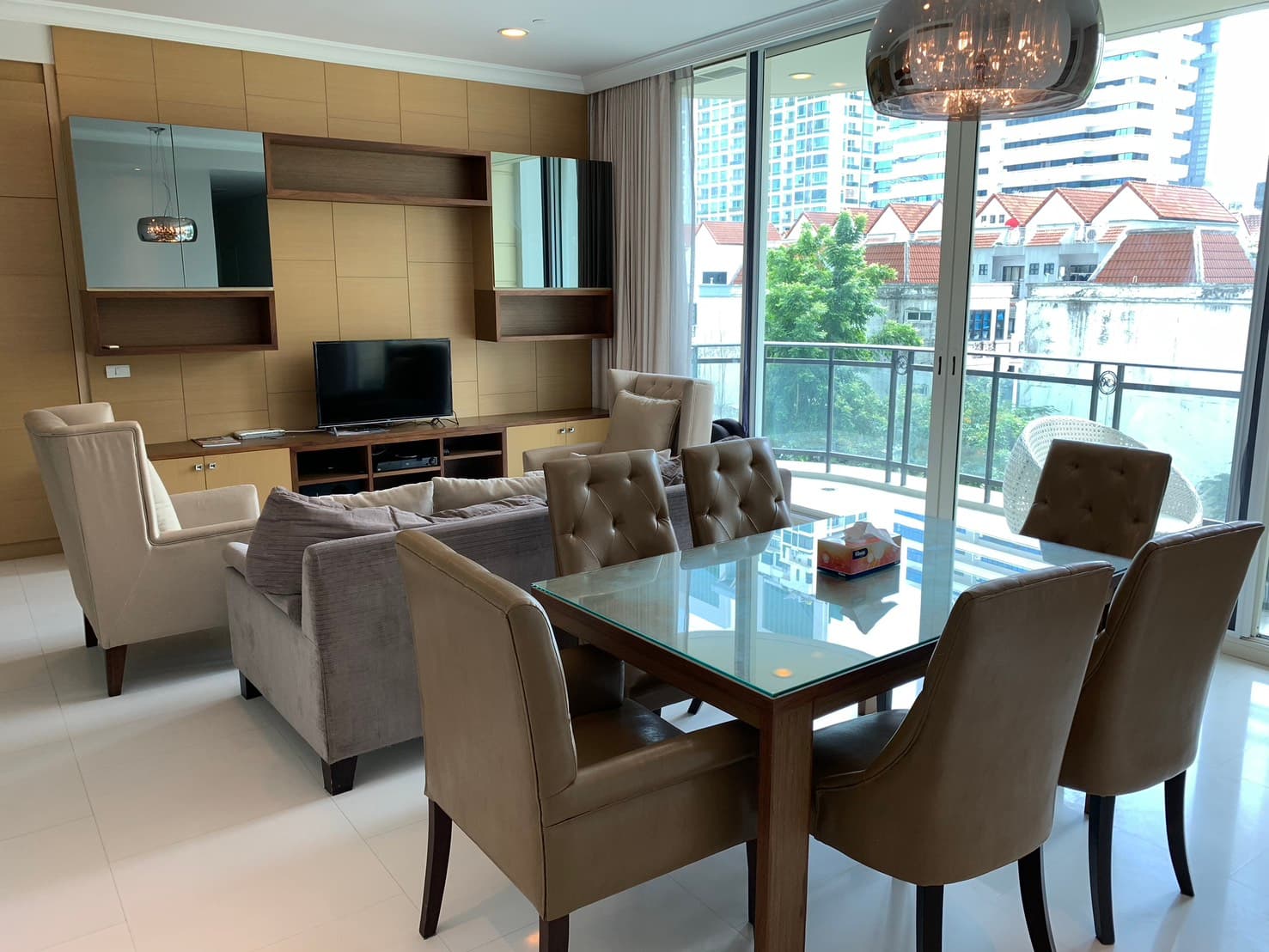Royce Private Residences · 3 Beds Condo, 143 sqm, for Rent