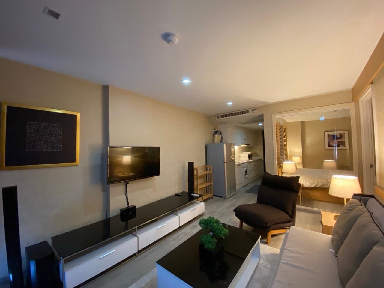 ขาย/เช่า คอนโด Noble Ambience Sarasin · 1 ห้องนอน · 50.37 ตร.ม.