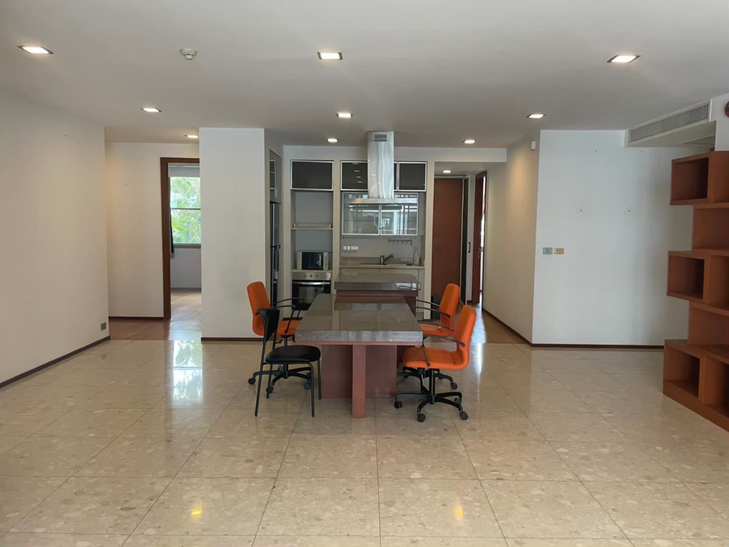 Ficus Lane · 3 Beds Condo, 210 sqm, for Sale or Rent